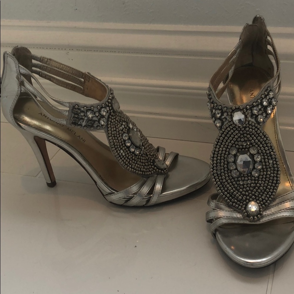 Antonio Melani size 9 heels
